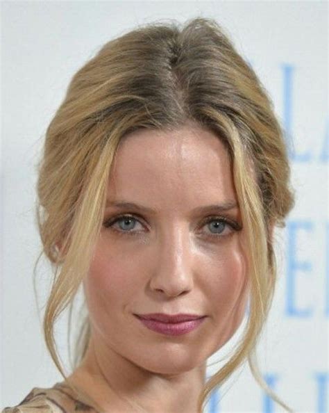 4,731 Annabelle Wallis Photos & High